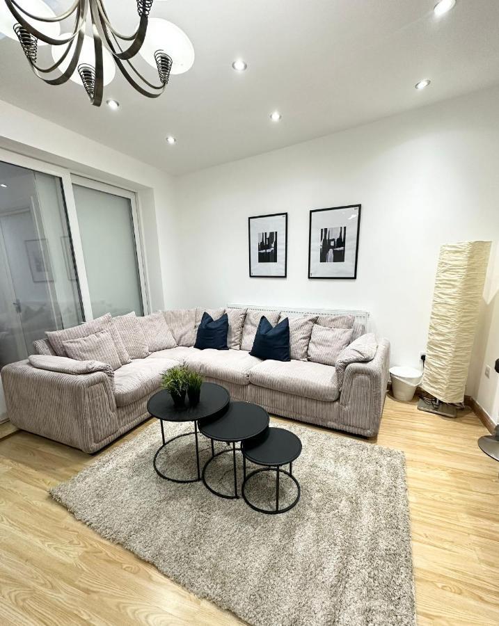 Relaxing Room In Spacious House London Eksteriør bilde